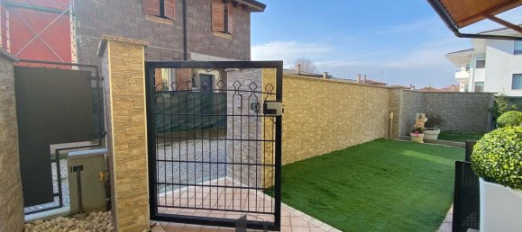 3 rooms Apartment in Salgareda, Italy No. 34245 5