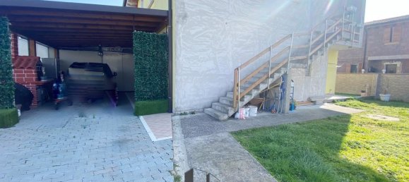 3 rooms Apartment in Salgareda, Italy No. 34245 32