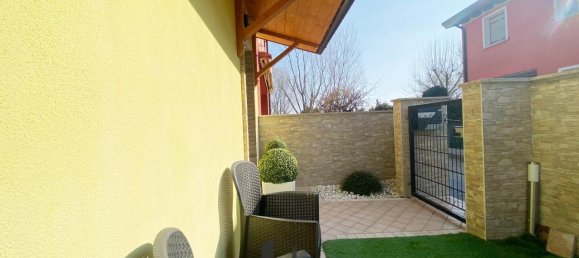 3 rooms Apartment in Salgareda, Italy No. 34245 11