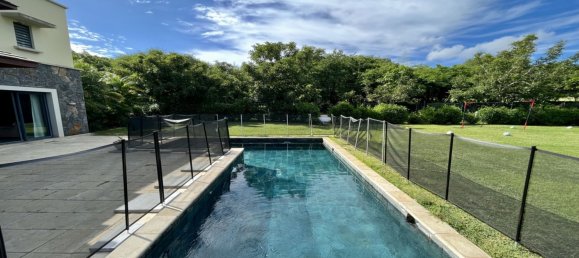 5 bedrooms Villa in Riviere Noire, Mauritius No. 130 2