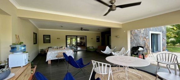 5 bedrooms Villa in Riviere Noire, Mauritius No. 130 3