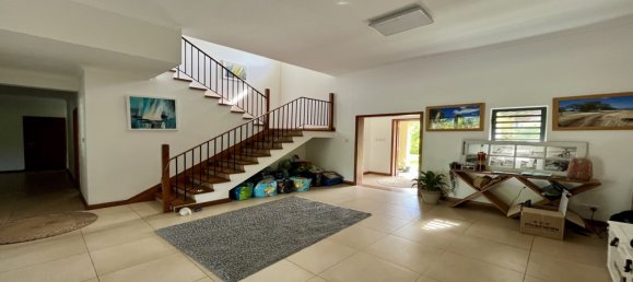 5 bedrooms Villa in Riviere Noire, Mauritius No. 130 6