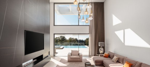 5 bedrooms Villa in Malaga, Spain No. 34030 5