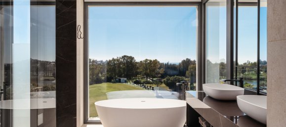 5 bedrooms Villa in Malaga, Spain No. 34030 10