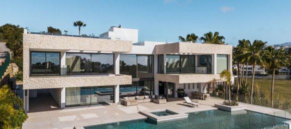 5 bedrooms Villa in Malaga, Spain No. 34030 9