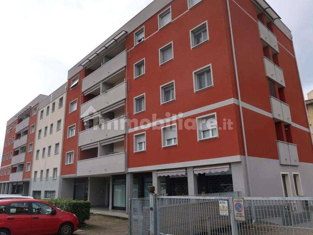 3 غرف نوم شقة في Cesate, Italy رقم 282633