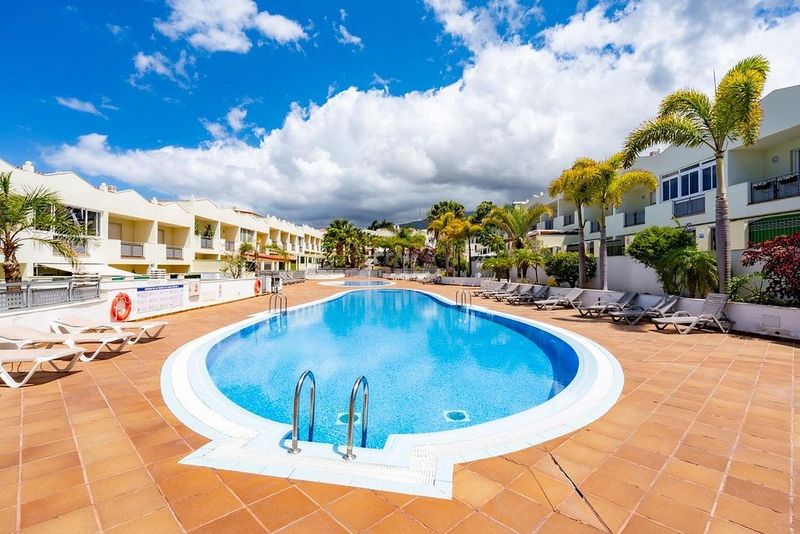 3 bedrooms Townhouse in Adeje, Spain No. 243926