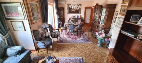 3 bedrooms Apartment in Rome, Italy No. 305768 4