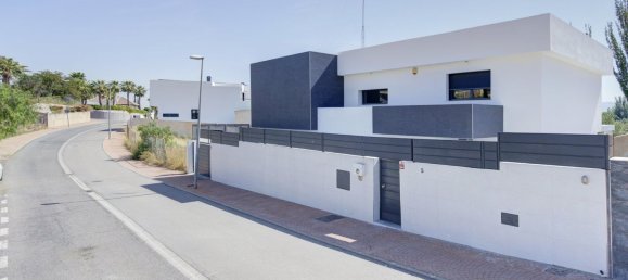 5 bedrooms House in Las Gabias, Spain No. 150291 3