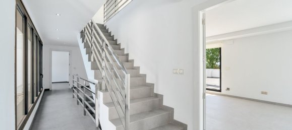 5 bedrooms House in Las Gabias, Spain No. 150291 5