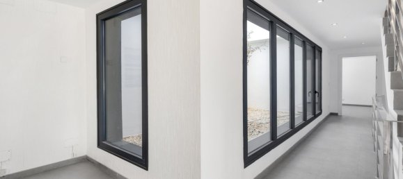 5 bedrooms House in Las Gabias, Spain No. 150291 7