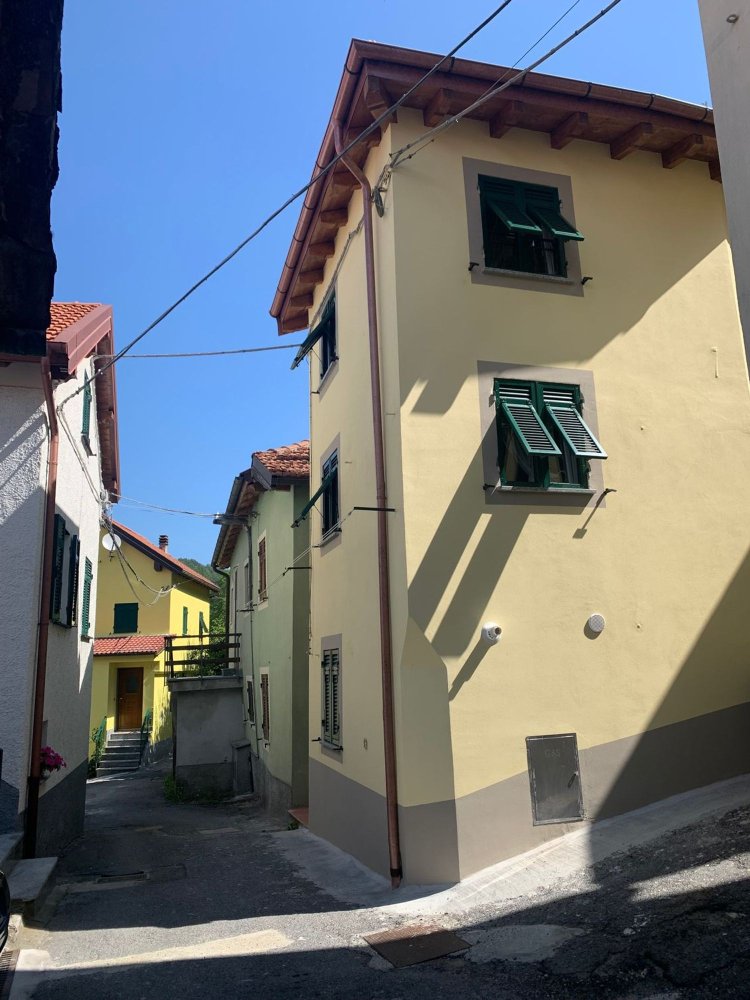 Casa de 4 divisões em Casella, Italy N.º 251185