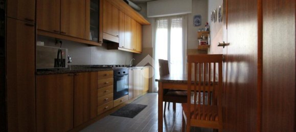 3-salle Appartement à Rescaldina, Italy No. 5701 7