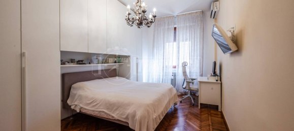 1 bedroom Apartment in Milan, Italy No. 337405 5