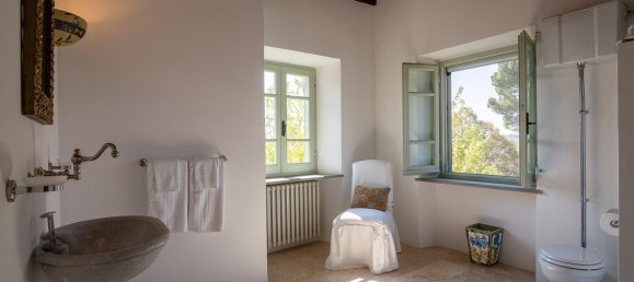 35 rooms Villa in Cortona, Italy No. 44557 23
