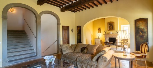 35 rooms Villa in Cortona, Italy No. 44557 5