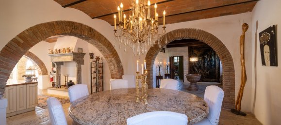 35 rooms Villa in Cortona, Italy No. 44557 45