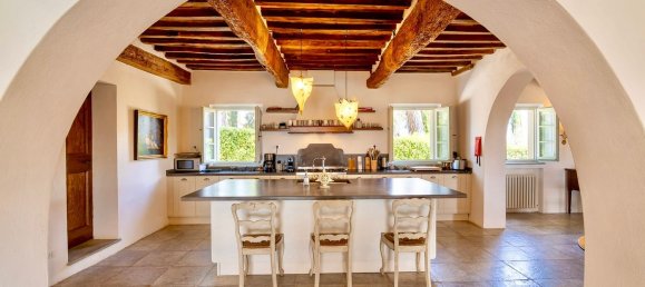 35 rooms Villa in Cortona, Italy No. 44557 35