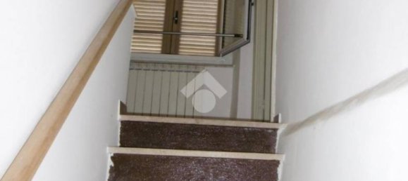 Дом с 2 спальнями в Генуя, Италия № 39462 7