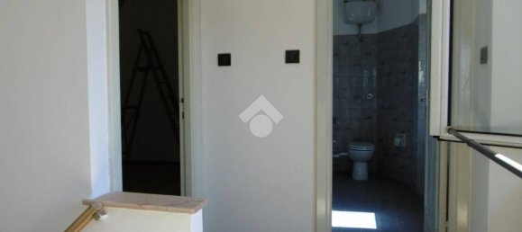 Дом с 2 спальнями в Генуя, Италия № 39462 8