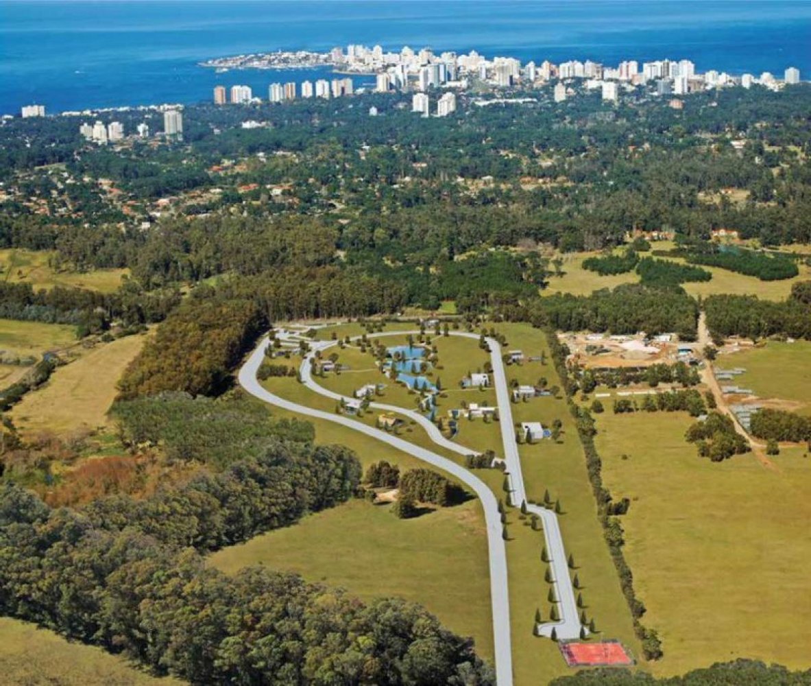  Land in Maldonado, Uruguay No. 14038