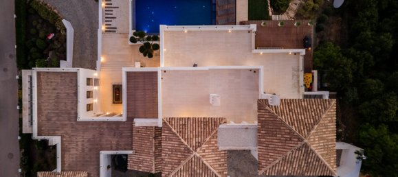 5 bedrooms Villa in Marbella, Spain No. 4651 24