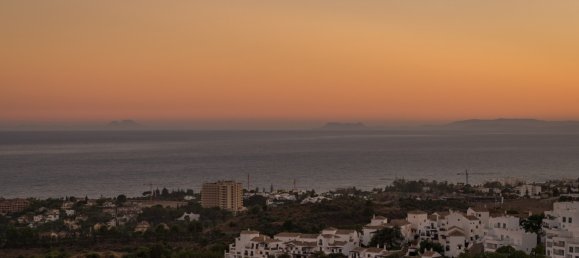 5 bedrooms Villa in Marbella, Spain No. 4651 16