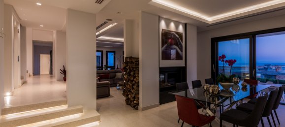 5 bedrooms Villa in Marbella, Spain No. 4651 9