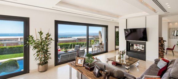 5 bedrooms Villa in Marbella, Spain No. 4651 8
