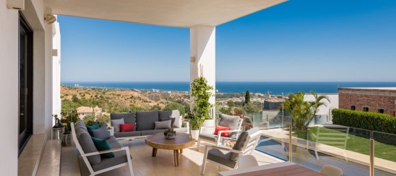 5 bedrooms Villa in Marbella, Spain No. 4651 14