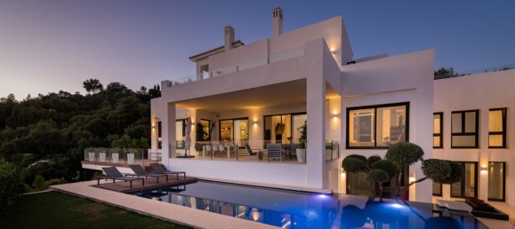 5 bedrooms Villa in Marbella, Spain No. 4651 19