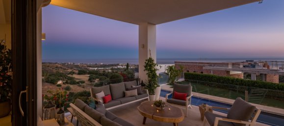 5 bedrooms Villa in Marbella, Spain No. 4651 17