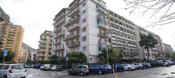 3 bedrooms Apartment in Palermo, Italy No. 197256 25