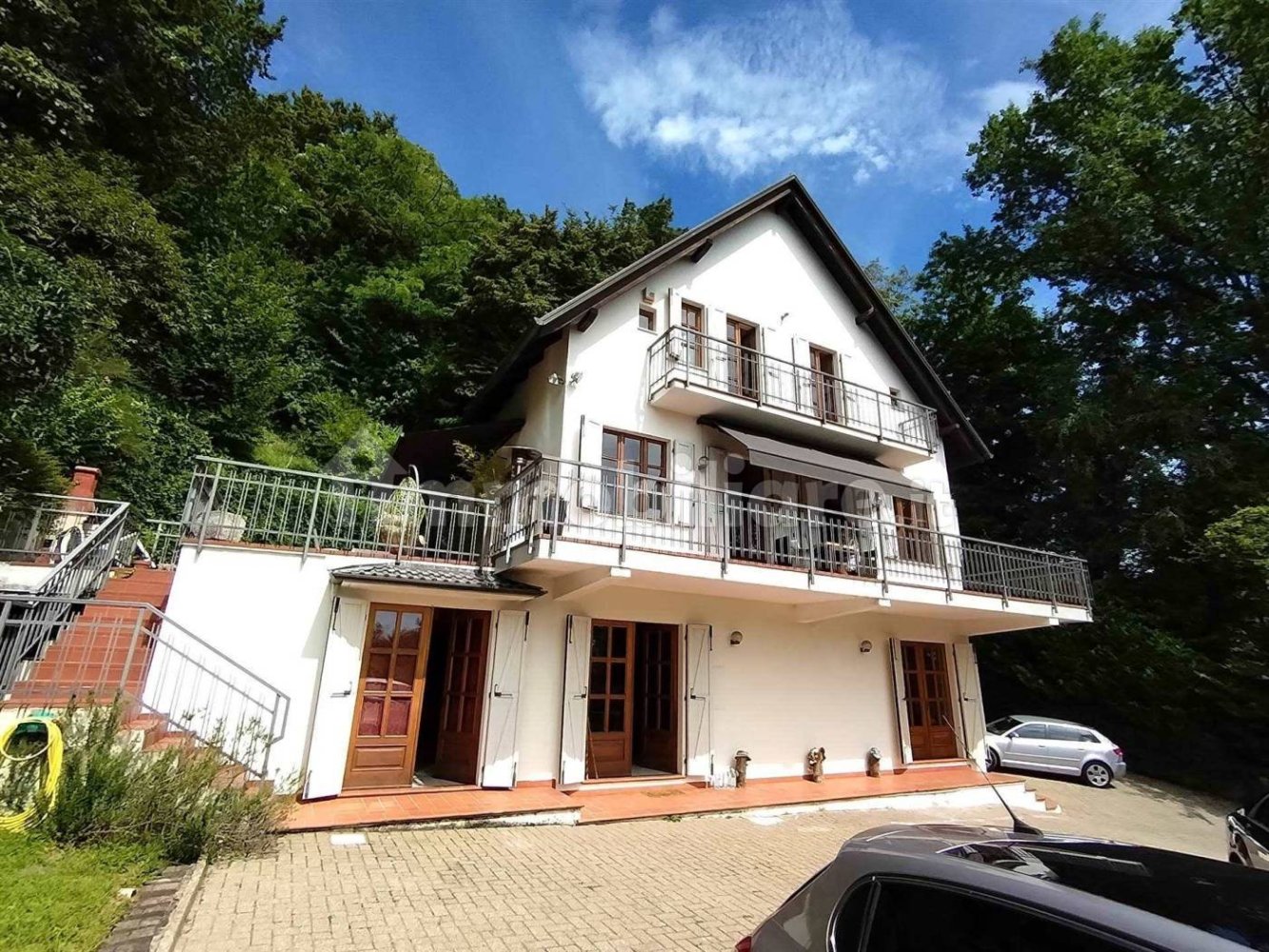 4 bedrooms Villa in Biella, Italy No. 290308