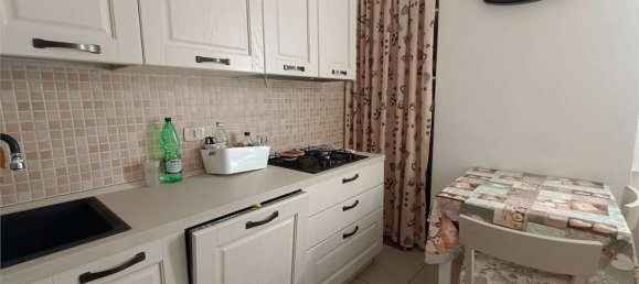 Apartamento de 3 divisões em Anzano del Parco, Italy N.º 269373 4
