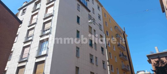 Garage in Bologna, Italy 14m², Nr. 9353 9