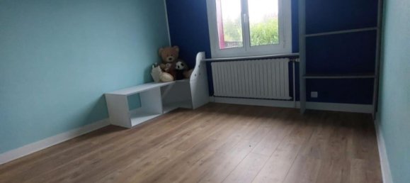 Casa de 9 divisões em Saint-Denis-de-l'Hotel, France N.º 234919 26