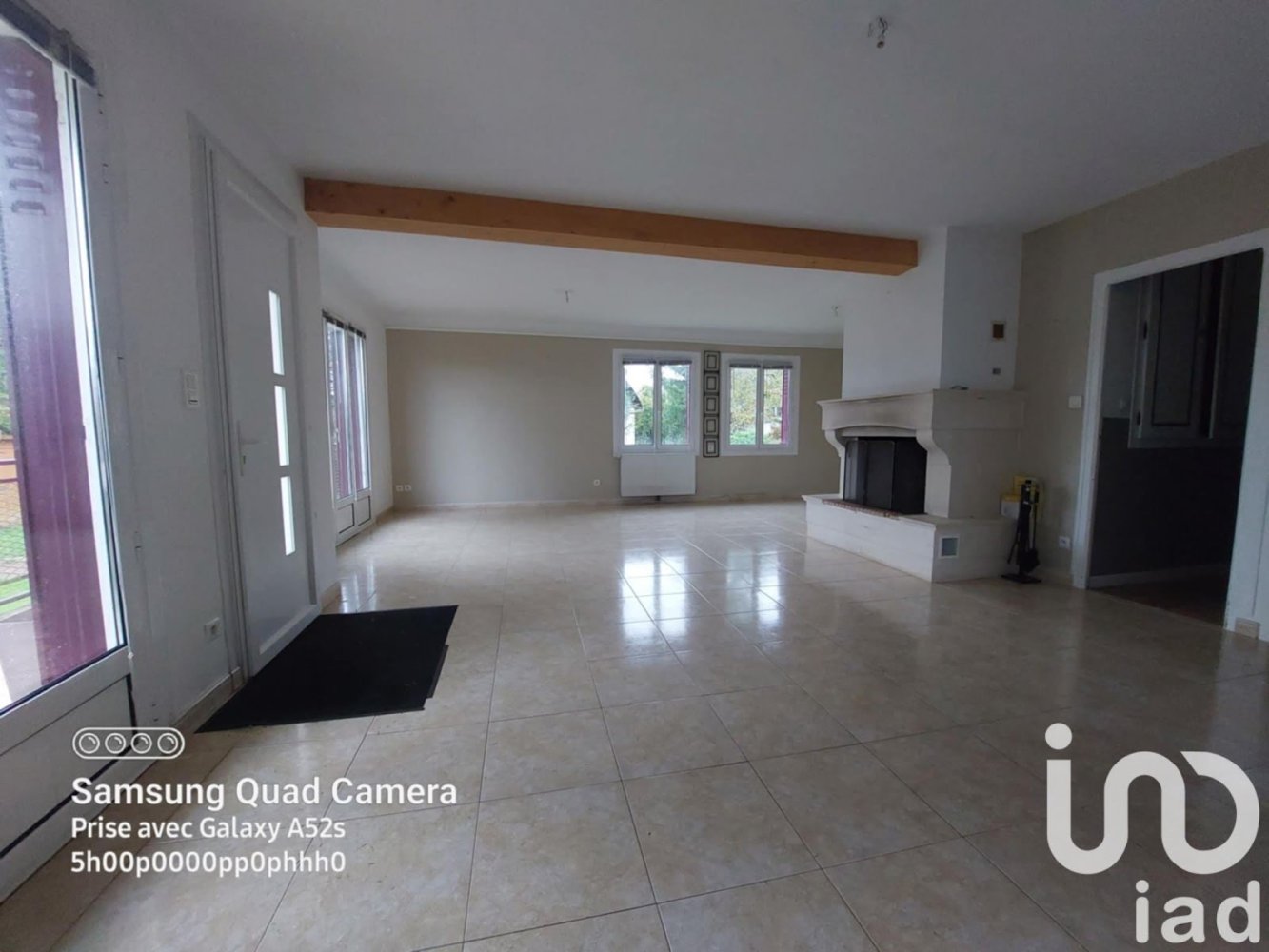 Casa de 9 divisões em Saint-Denis-de-l'Hotel, France N.º 234919