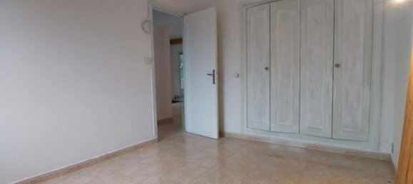 Casa de 9 divisões em Saint-Denis-de-l'Hotel, France N.º 234919 10