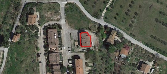 134m² Commercial property in Monte Castello di Vibio, Italy No. 370781 3
