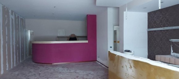 134m² Commercial property in Monte Castello di Vibio, Italy No. 370781 13