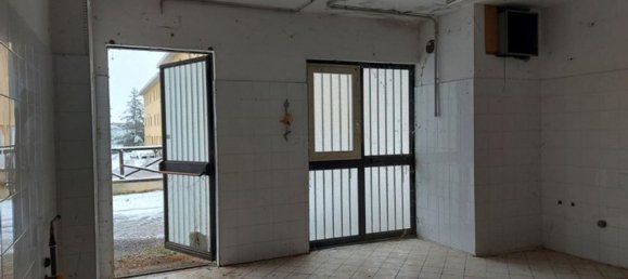 134m² Commercial property in Monte Castello di Vibio, Italy No. 370781 11