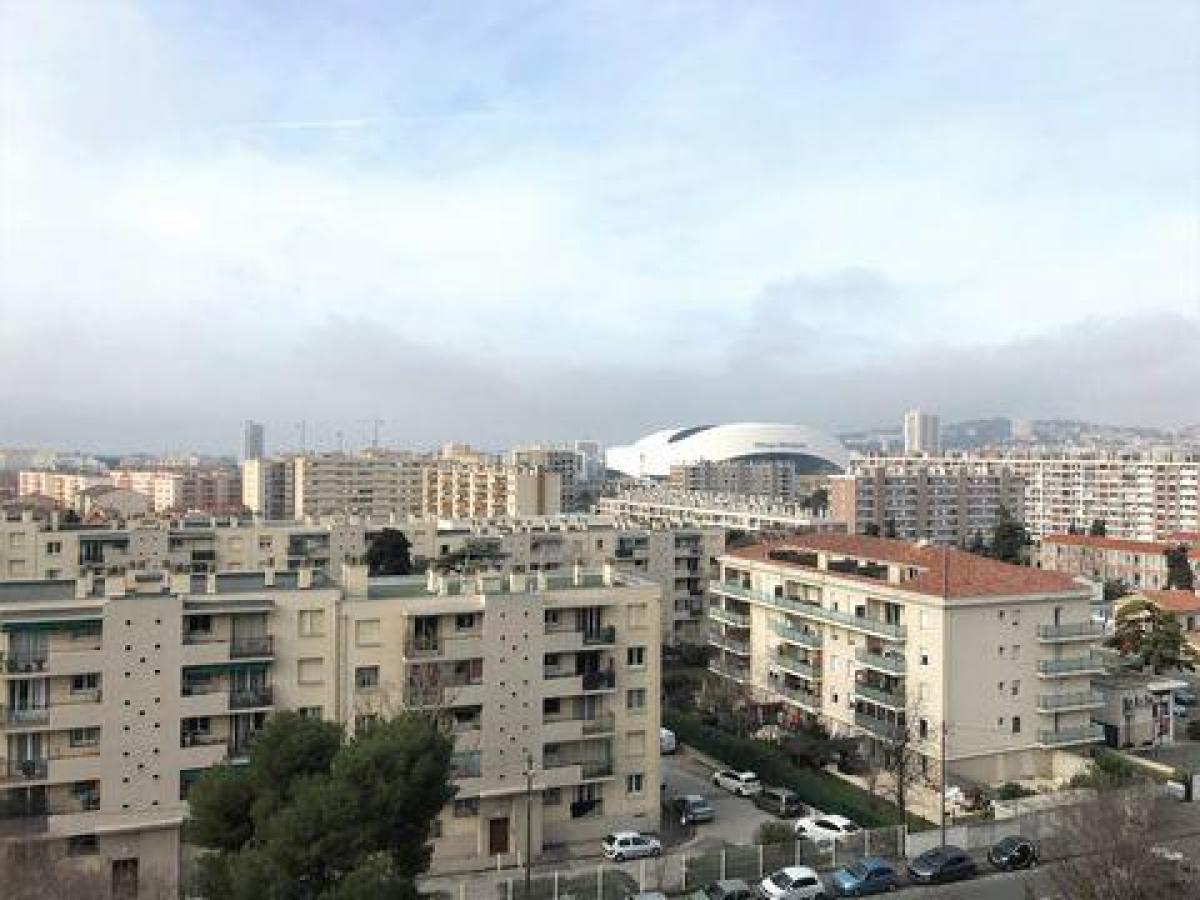 3 bedrooms Condo in Marseille, France No. 9572