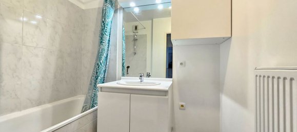 Apartamento de 2 dormitorios en Massy, France No. 175396 6