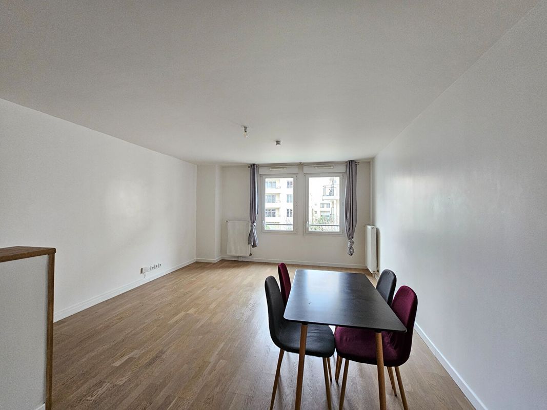 Apartamento de 2 dormitorios en Massy, France No. 175396