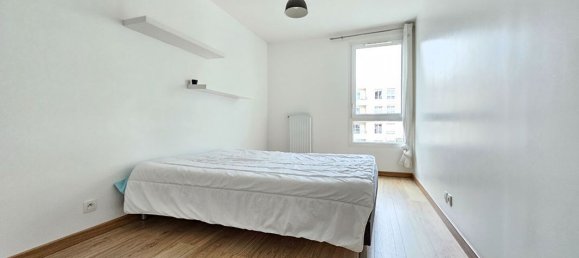 Apartamento de 2 dormitorios en Massy, France No. 175396 4