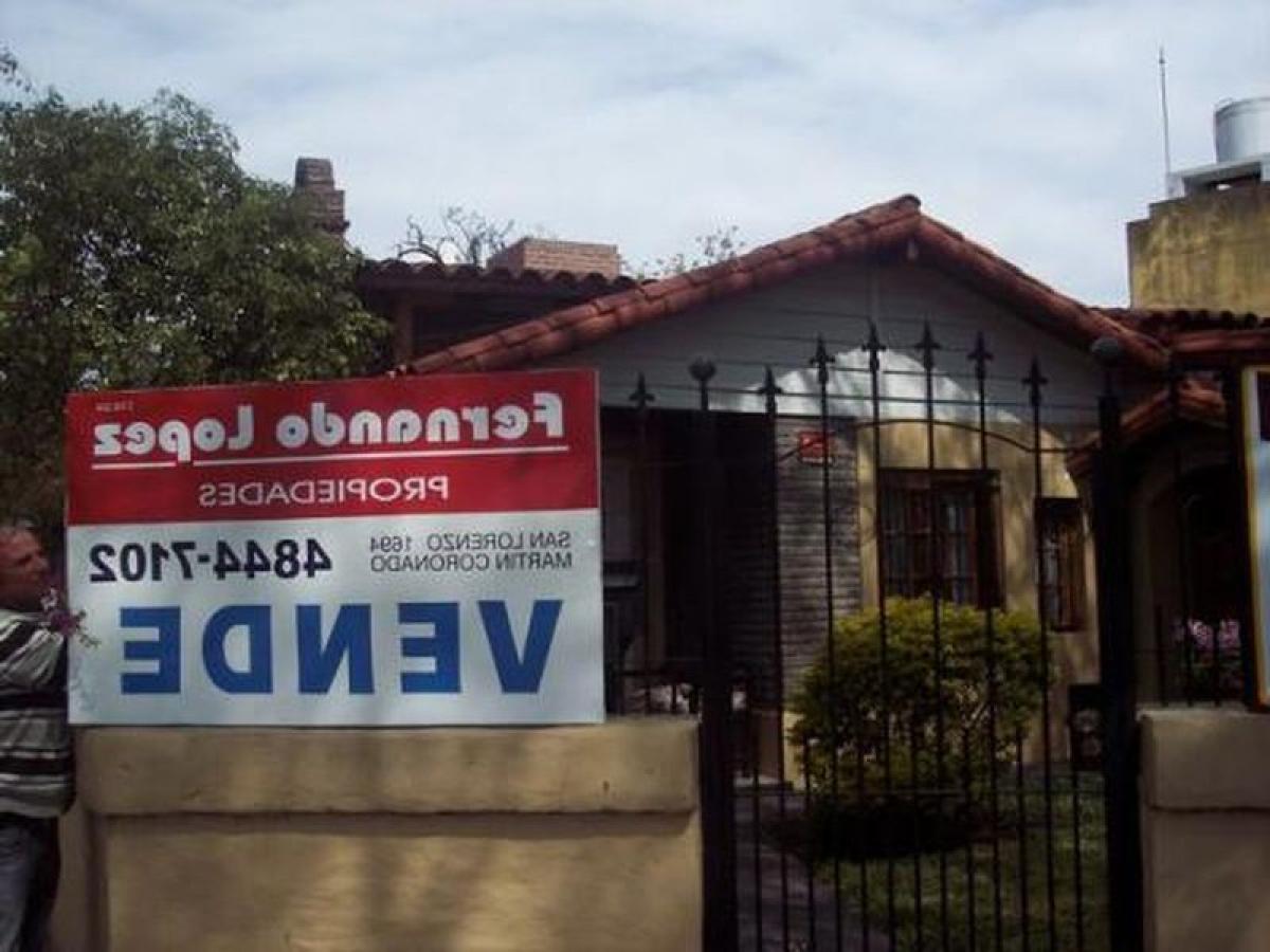 Casa de 4 dormitorios en Tres de Febrero, Argentina No. 10296