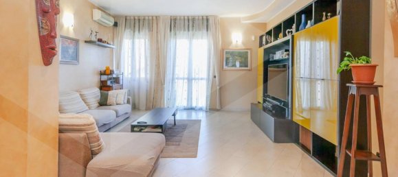 3 rooms Apartment in Milan, Italy No. 241868 5