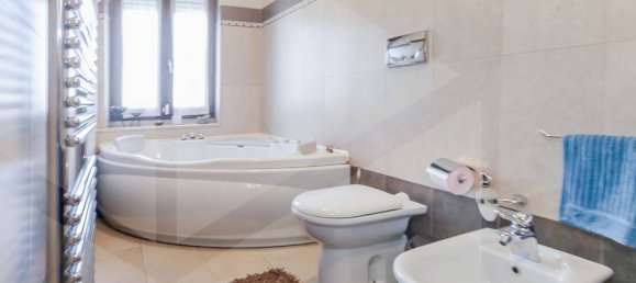 3 rooms Apartment in Milan, Italy No. 241868 40