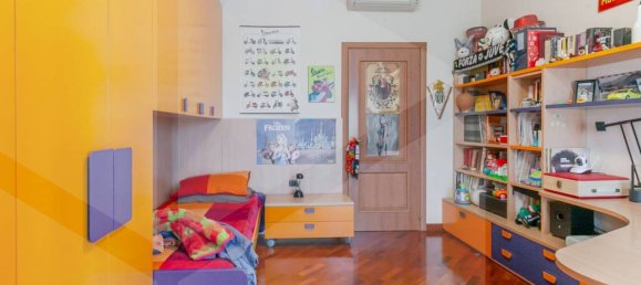 3 rooms Apartment in Milan, Italy No. 241868 32